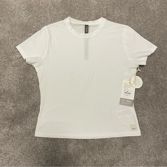 Vuori Feather Baby Tee in white size small - Picture 4 of 4